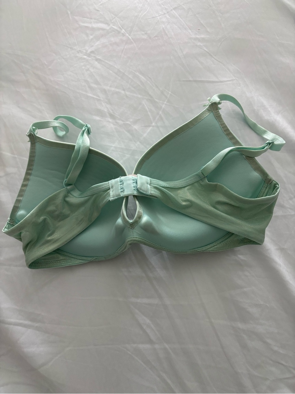 Victoria's Secret Smooth Plunge Light Green Push-Up bra. 36B - Picture 4 of 6